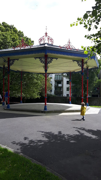 park use bandstand